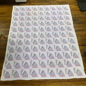 Vintage Grandmother’s Fan Quilt 76” x 94”
